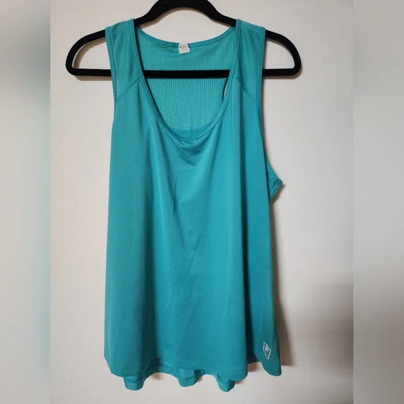 Bundle Of 4 Fila Women's Tank Tops in Mint, Black, Teal, and White - Picture 10 of 11